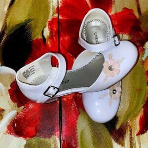 Christine&Jill White Dress 1”high Girl Shoes